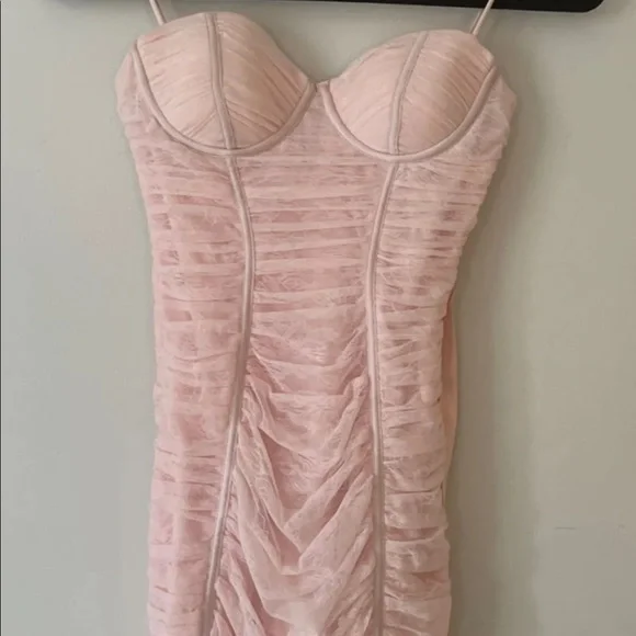 Lace light pink dress - Picture 2 of 4